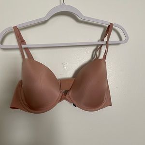 38C VICTORIA’S SECRET NUDE BRA
